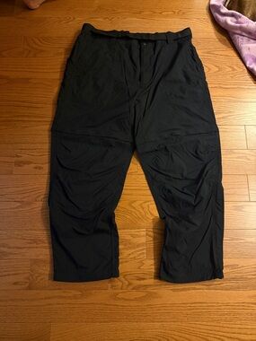 L.L. Bean Men's Black Cargo Hiking Pants ZIP OFF with belt